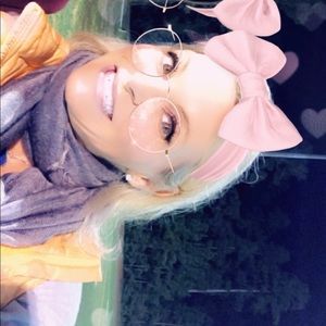 Meet your Posher, Toni